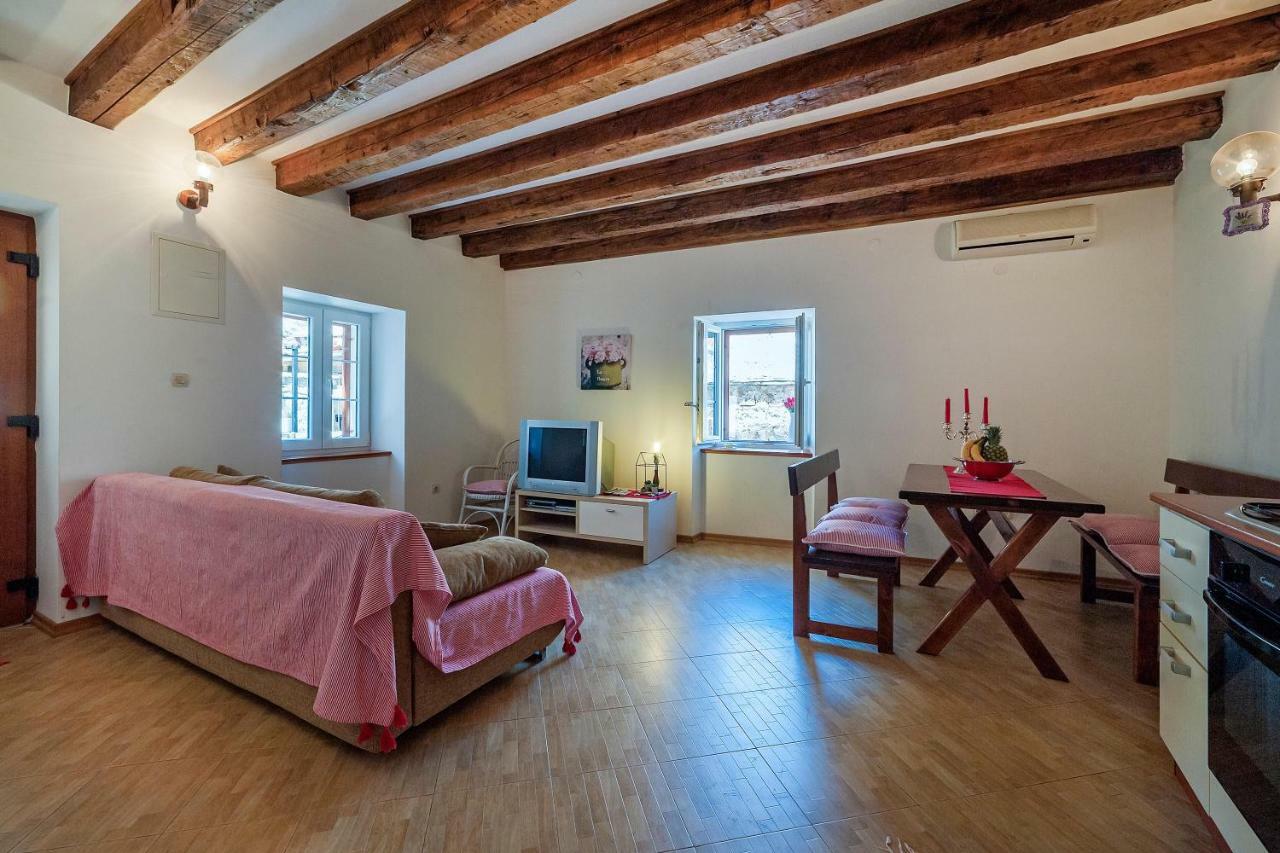 Apartmani Aligator Primošten Buitenkant foto